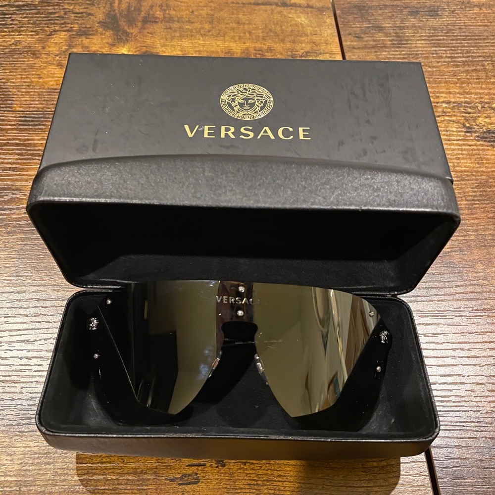 Versace sunglasses: Frenergy Visor Grey Mirror Metal sunglasses